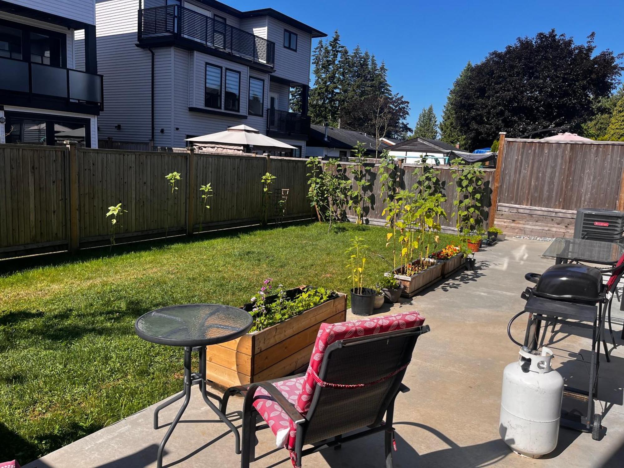 New, Spacious 2 Bedrooms In Downtown With Free Parking! Maple Ridge Экстерьер фото